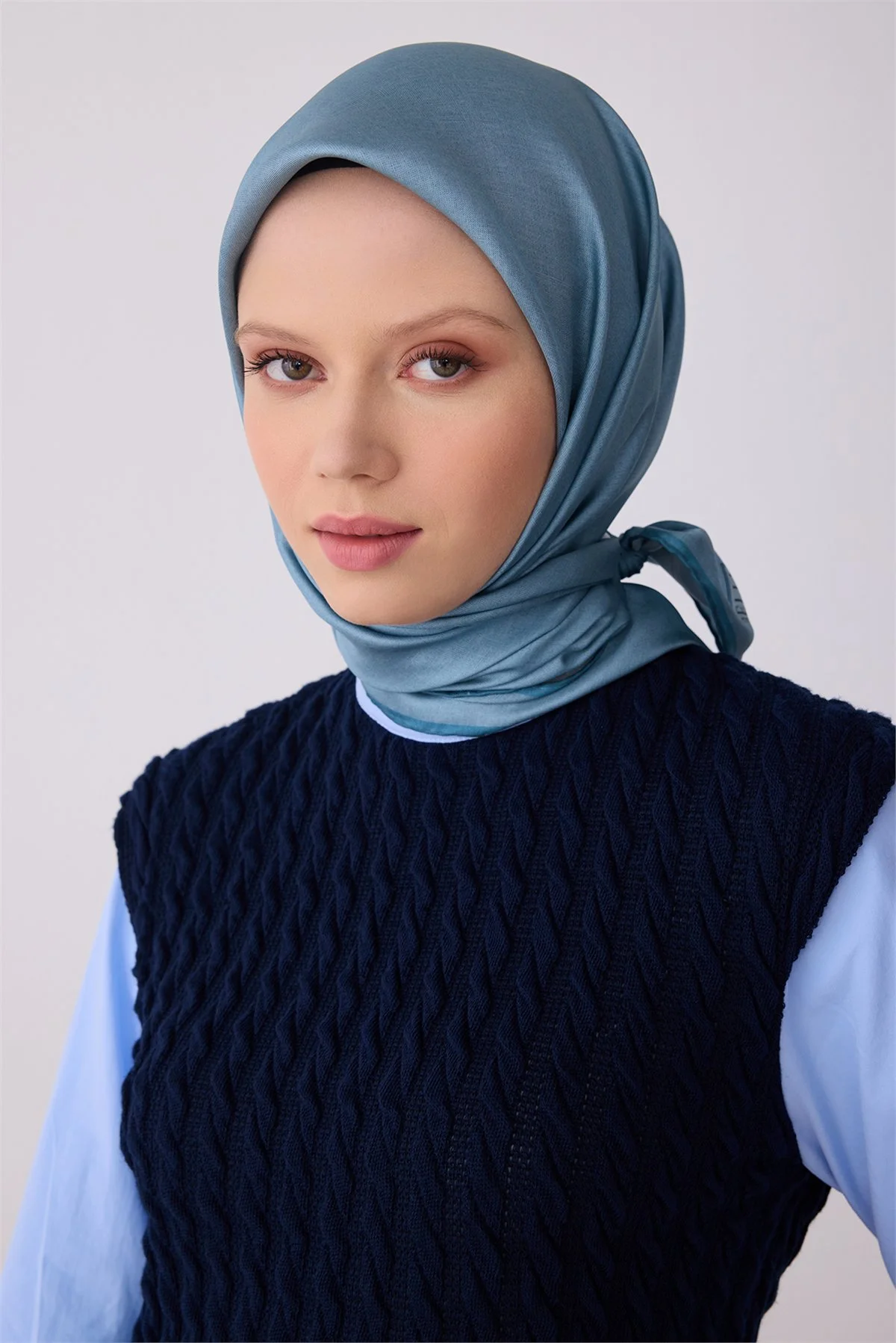 Belli Açık Mavi Klasik Desen %100 Twill İpek Eşarp 4305D 85