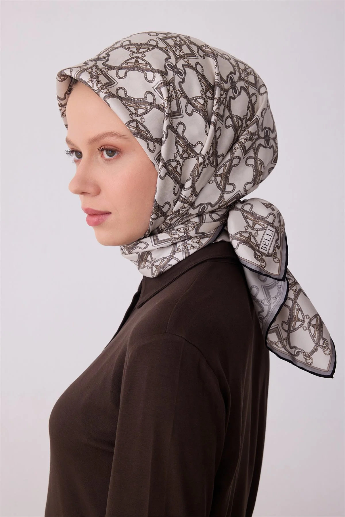 Belli Bej Klasik Desen %100 Twill İpek Eşarp 4328D 84