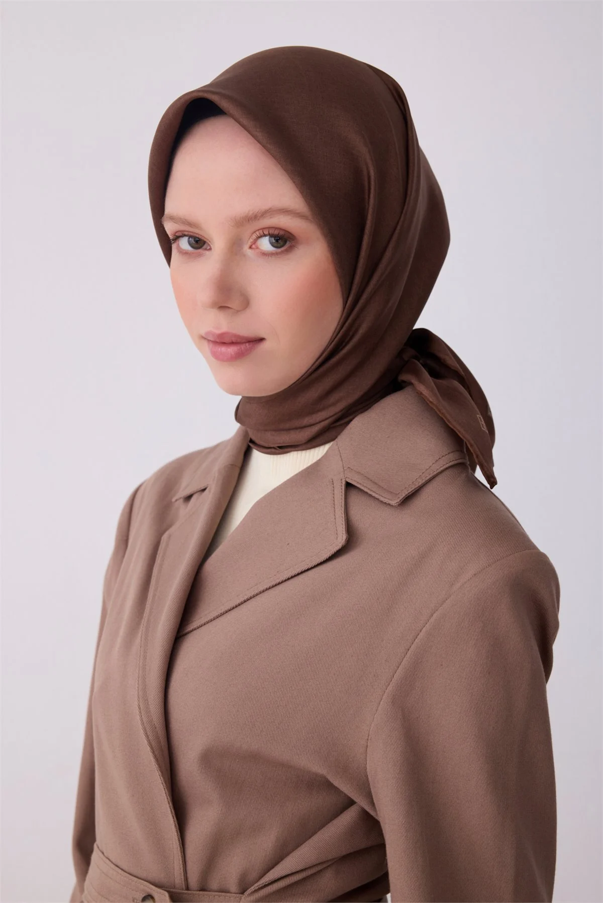 Belli Kahve Klasik Desen %100 Twill İpek Eşarp 4305D 86