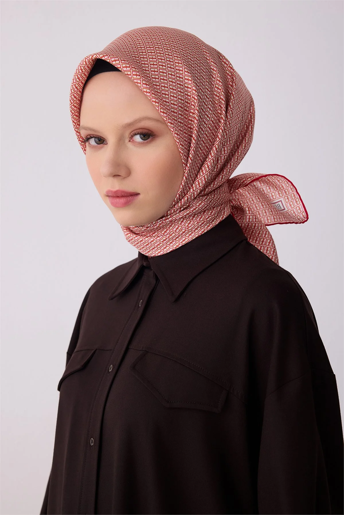 Belli Kırmızı Monogram Desen %100 Twill İpek Eşarp 4321D 83