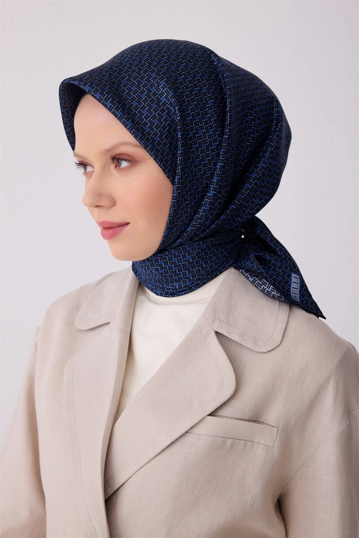 Belli Laciver Klasik Desen %100 Twill İpek Eşarp 4317D 53