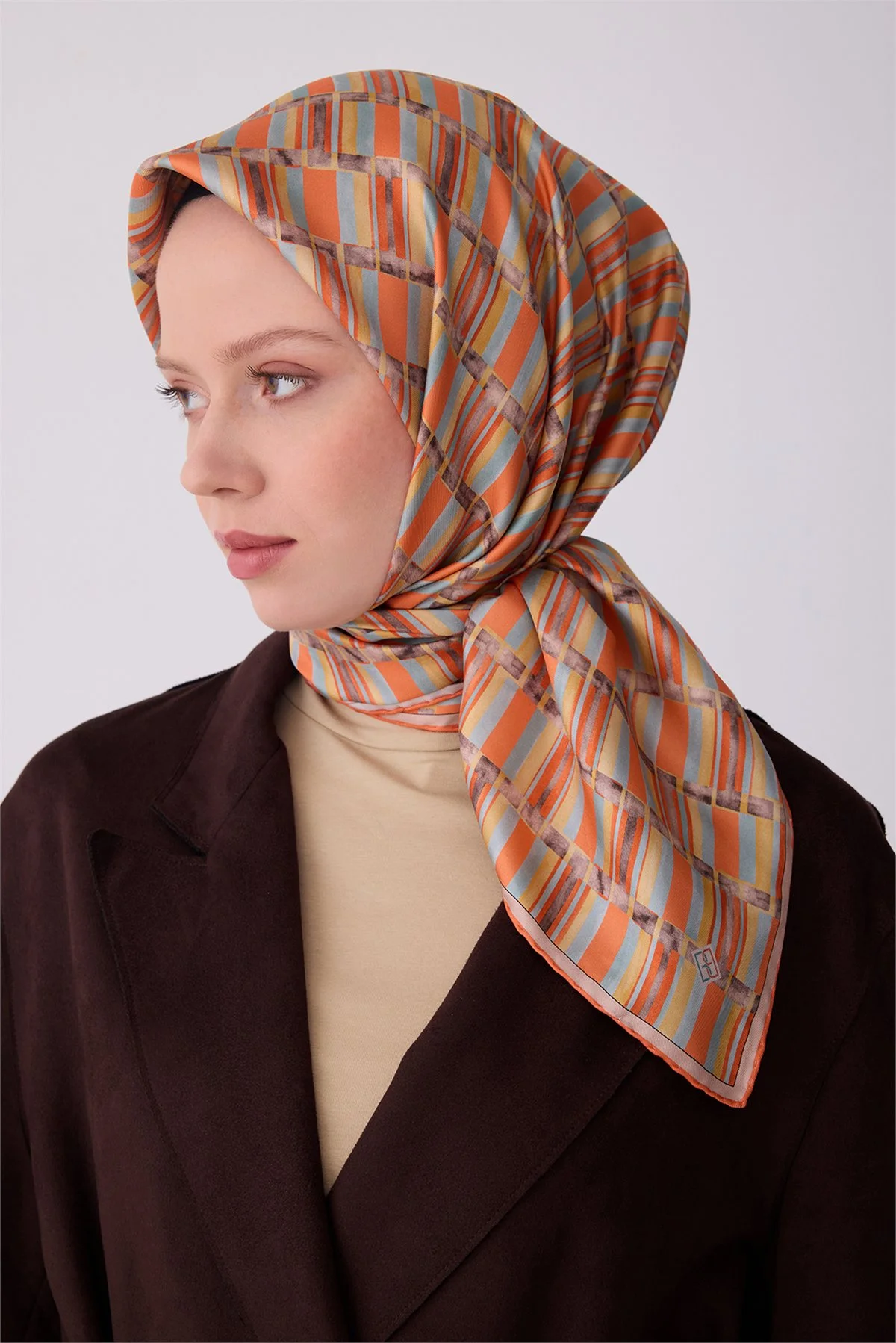 Belli Kiremit Geometrik Desen %100 Twill İpek Eşarp 4302D 81