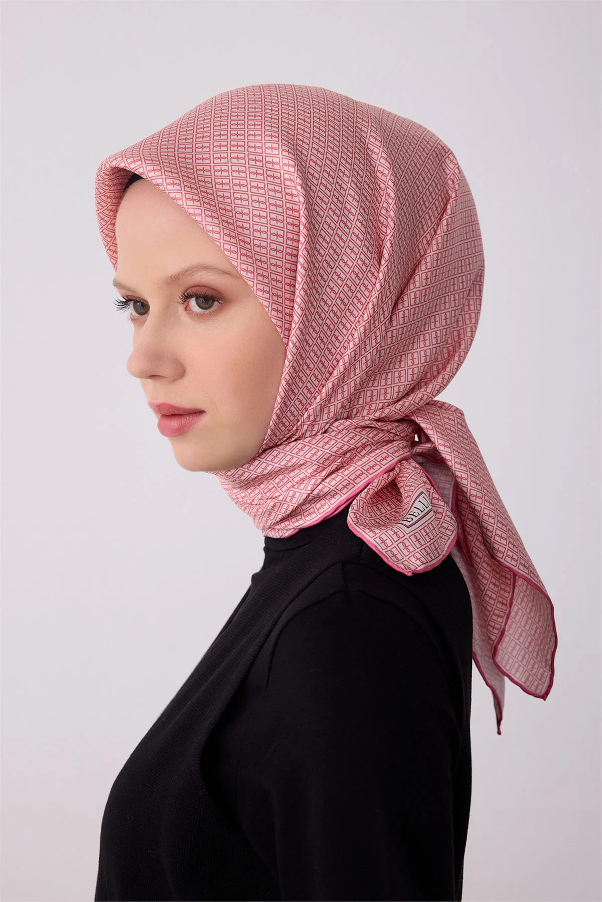 Belli Pambe Monogram Desen %100 Twill İpek Eşarp 4321D 80