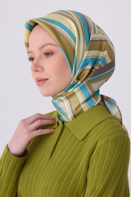 Belli Cam Göbeği Çok Renkli Geometrik Desen %100 Twill İpek Eşarp 4311D 34