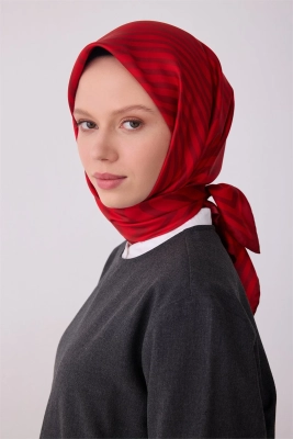 Belli Kırmızı Geometrik Desen %100 Twill İpek Eşarp 4325D 03