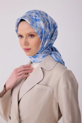 Belli Mavi Çok Renkli Çiçek Desen %100 Twill İpek Eşarp 4319D 85